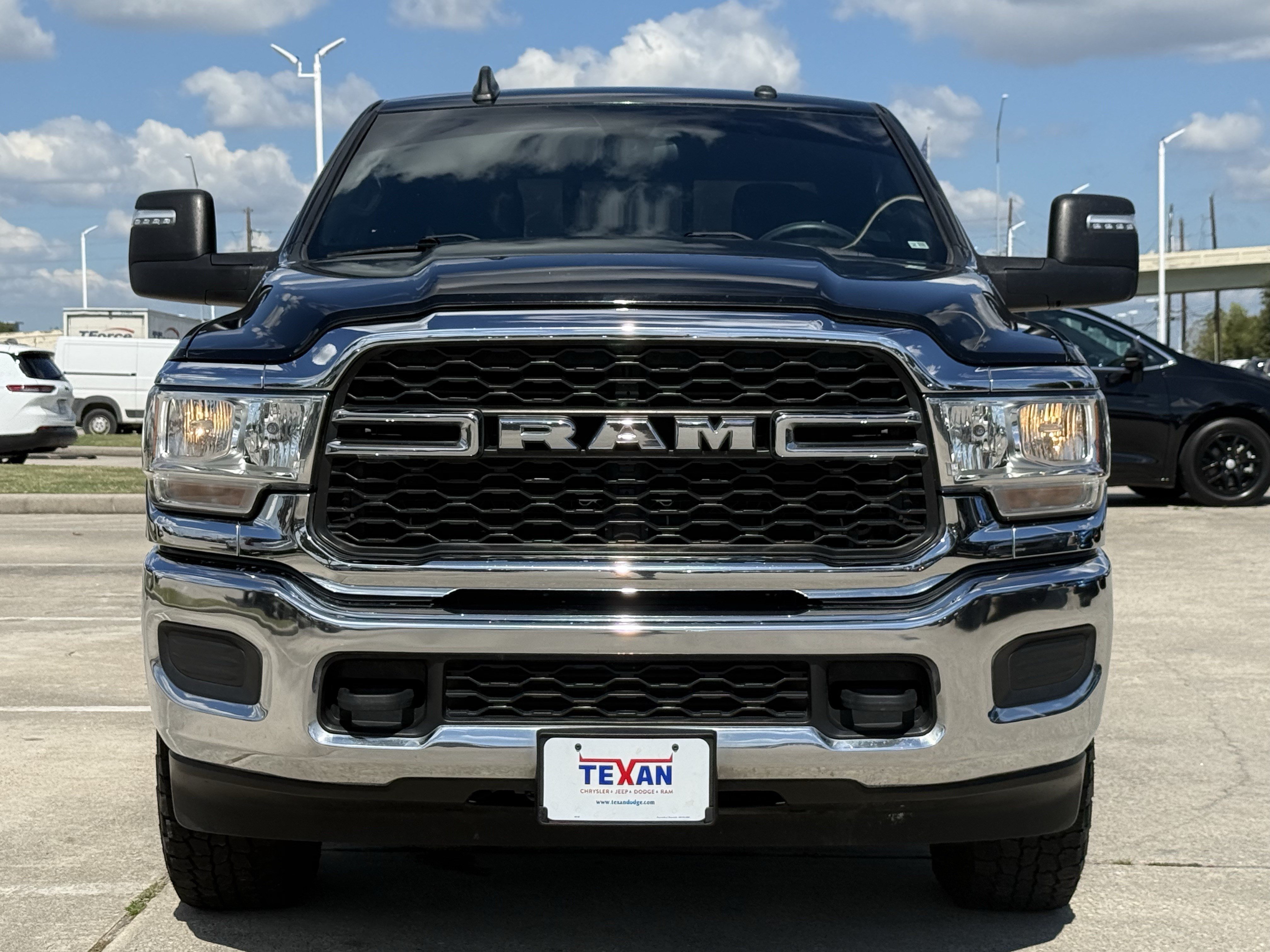 Used 2024 RAM 2500 Tradesman w/ Chrome Appearance Group AWD/4WD image 10