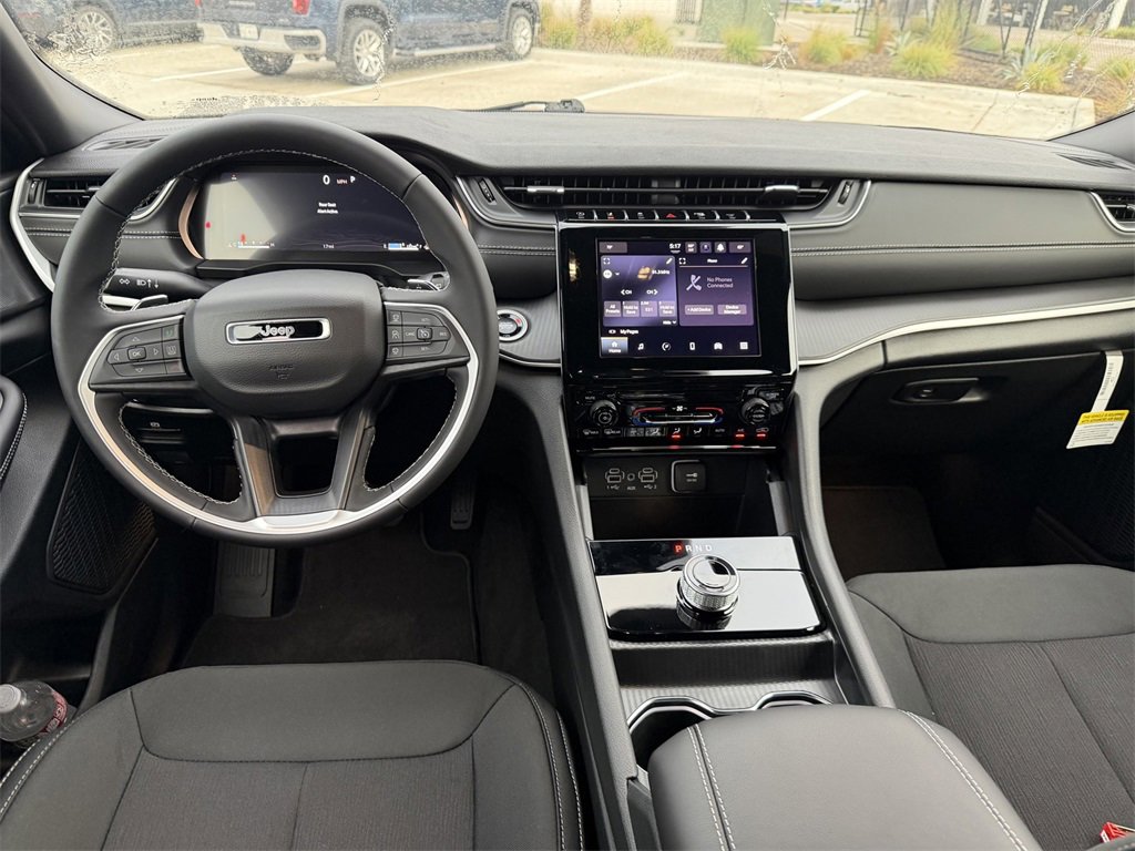 New 2025 Jeep Grand Cherokee L Laredo image 10