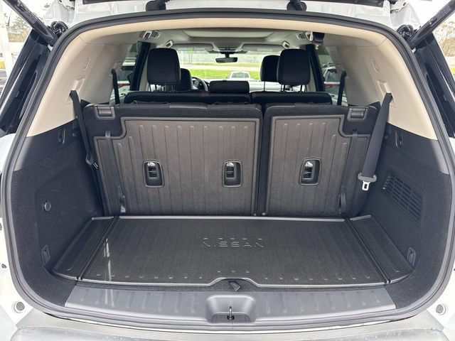 New 2026 Nissan Pathfinder Platinum w/ Cargo Package FWD image 10