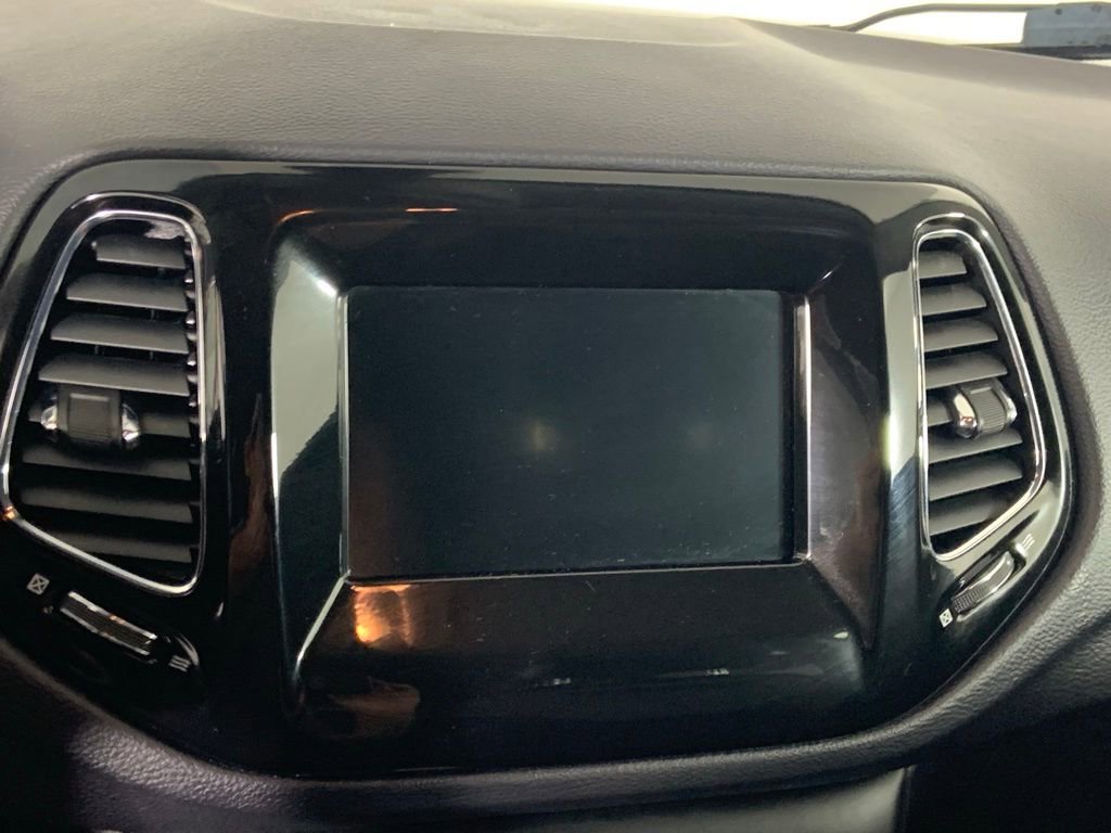 Used 2021 Jeep Compass Latitude image 11