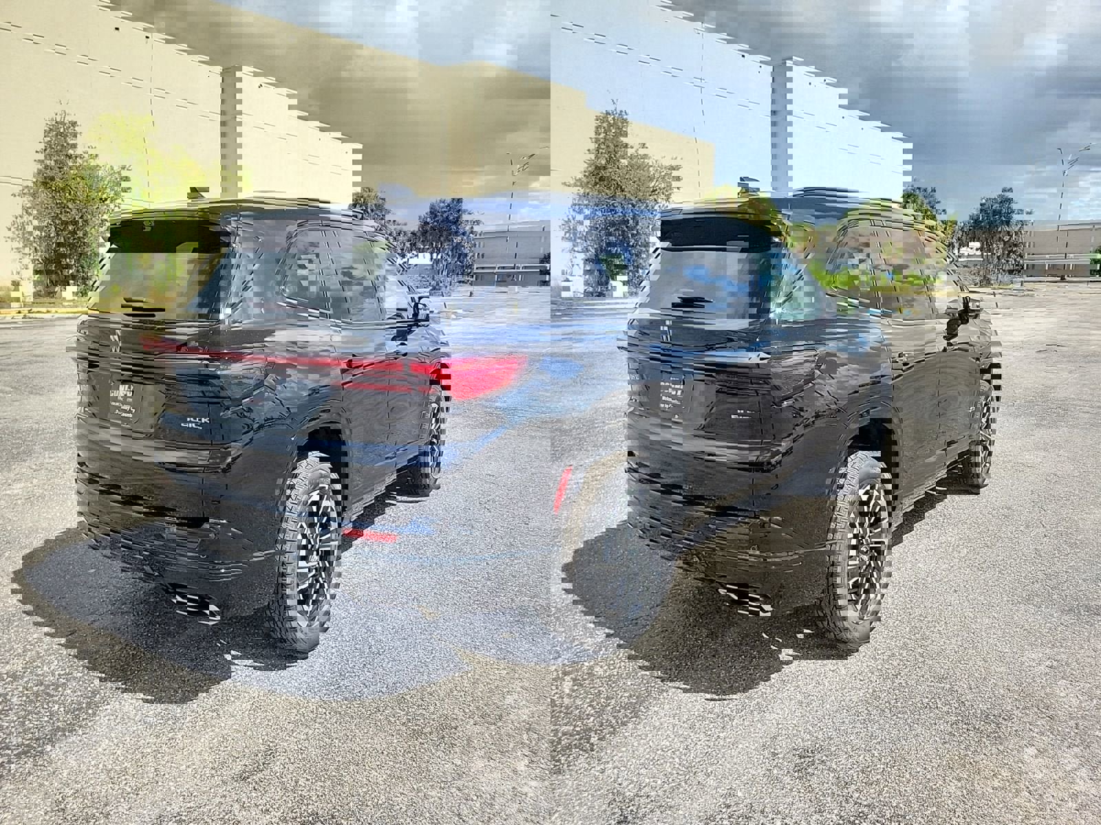 New 2026 Buick Enclave Sport Touring w/ Power Package image 8