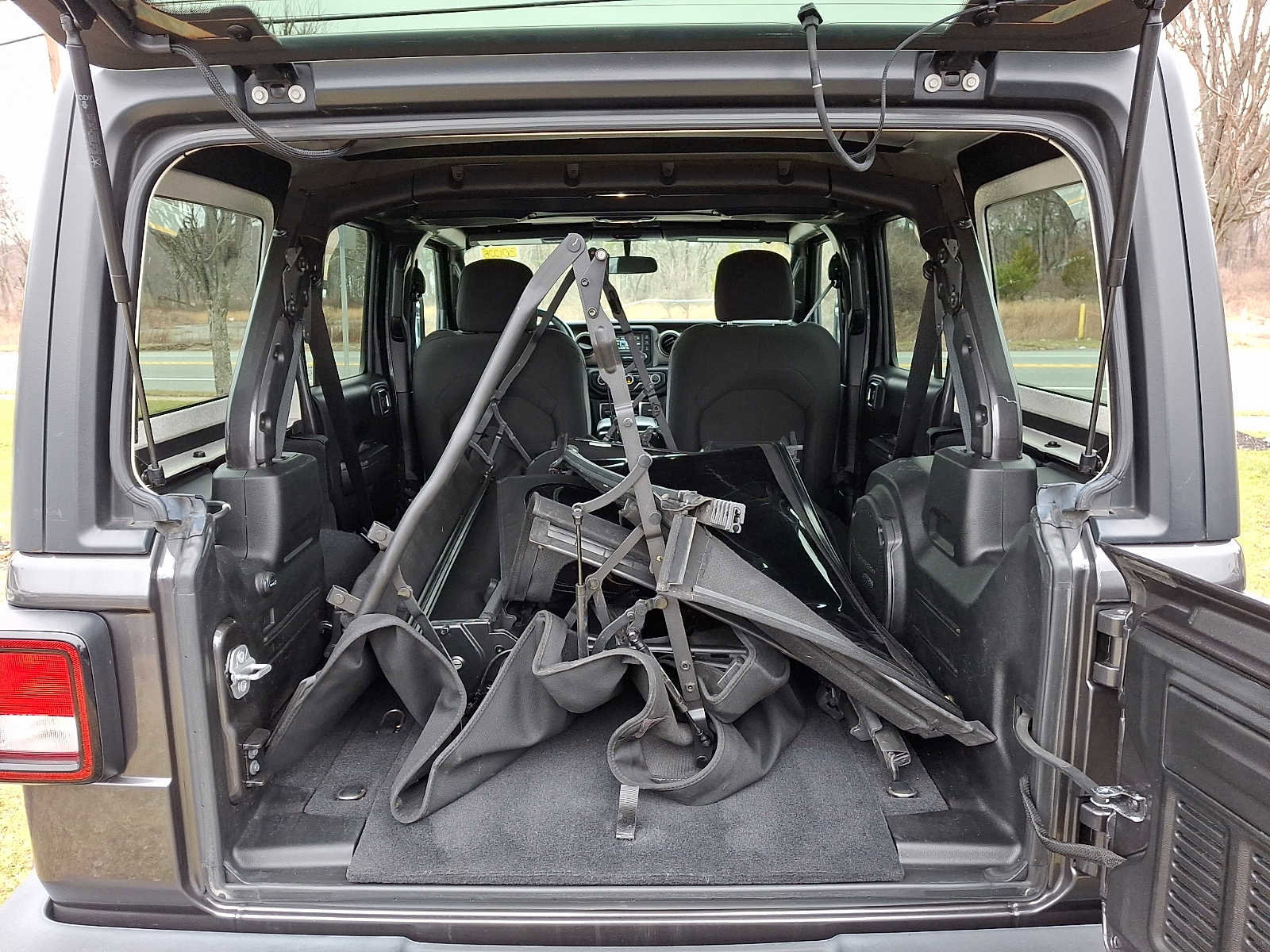 Used 2018 Jeep Wrangler Unlimited Sport S image 27