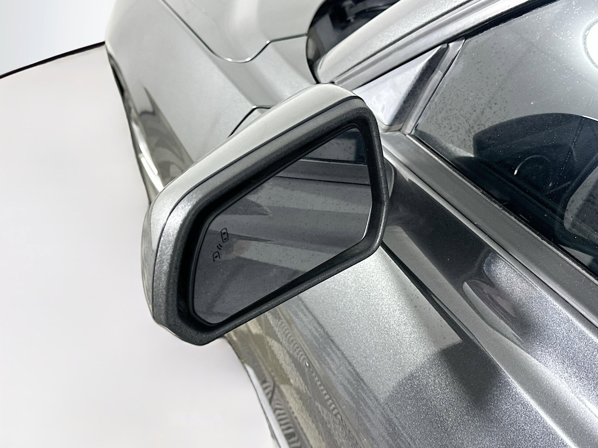 Used 2018 Ford Mustang Premium w/ Equipment Group 201A image 16