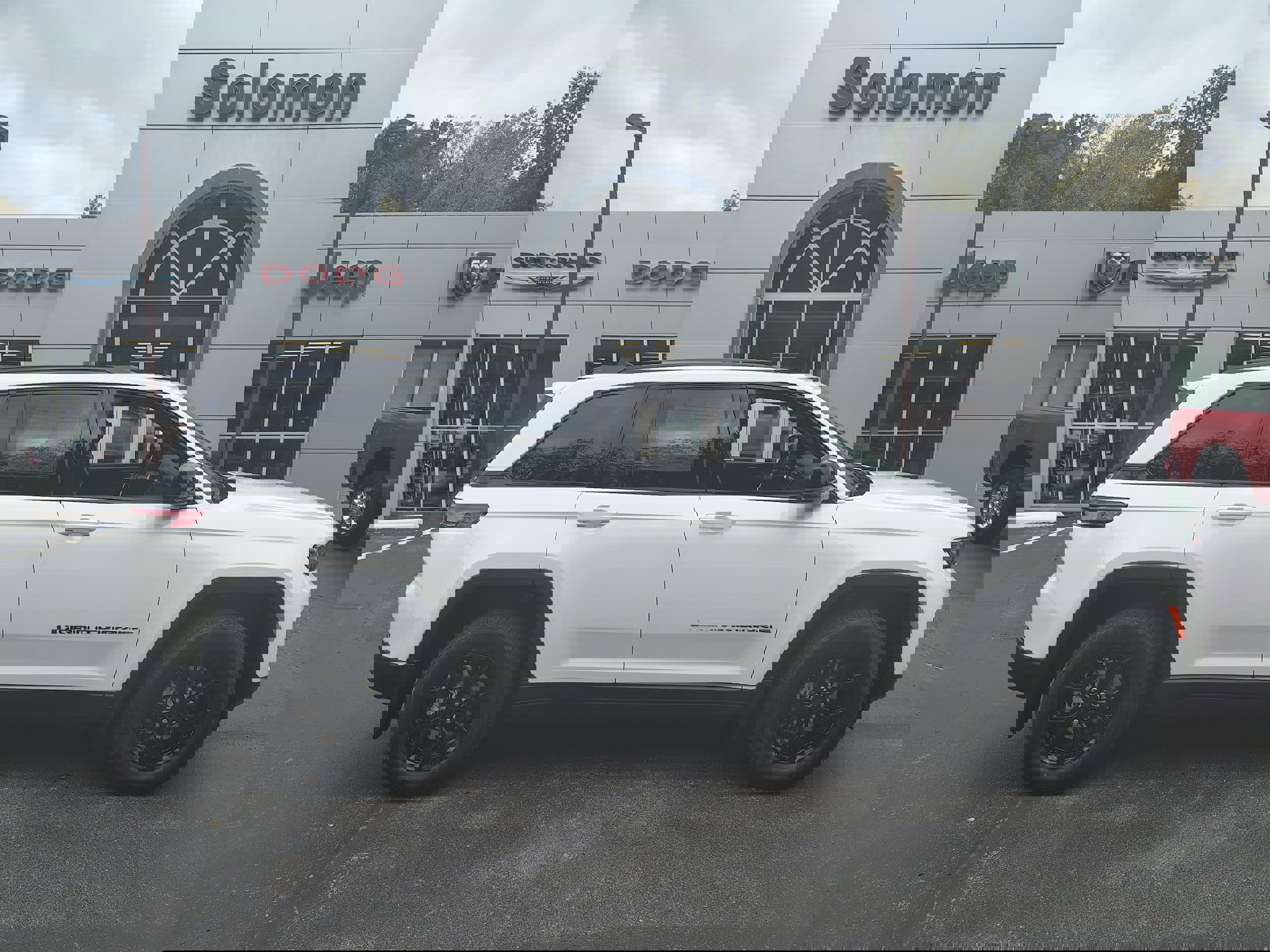 New 2025 Jeep Grand Cherokee Altitude