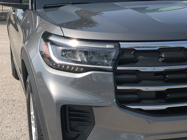 New 2026 Ford Explorer Active RWD image 11