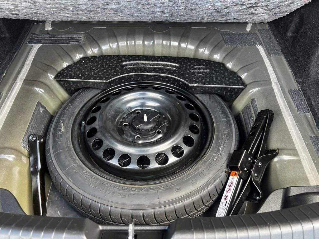 Used 2022 Chevrolet Malibu LT image 37