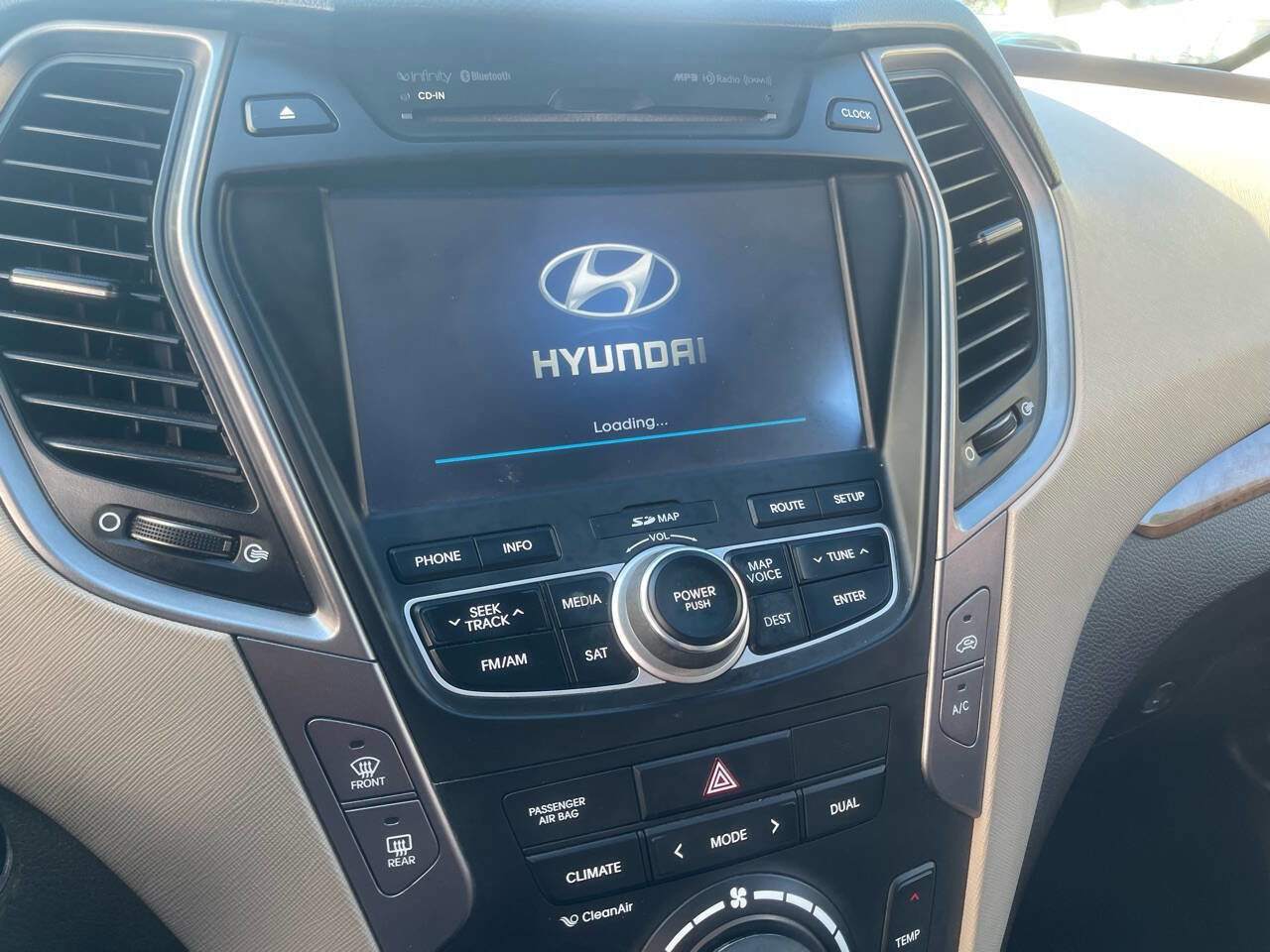 Used 2013 Hyundai Santa Fe Sport 2.0T w/ Technology Pkg AWD/4WD image 18