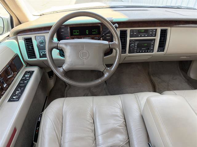 Used 1996 Cadillac Fleetwood Brougham RWD image 13