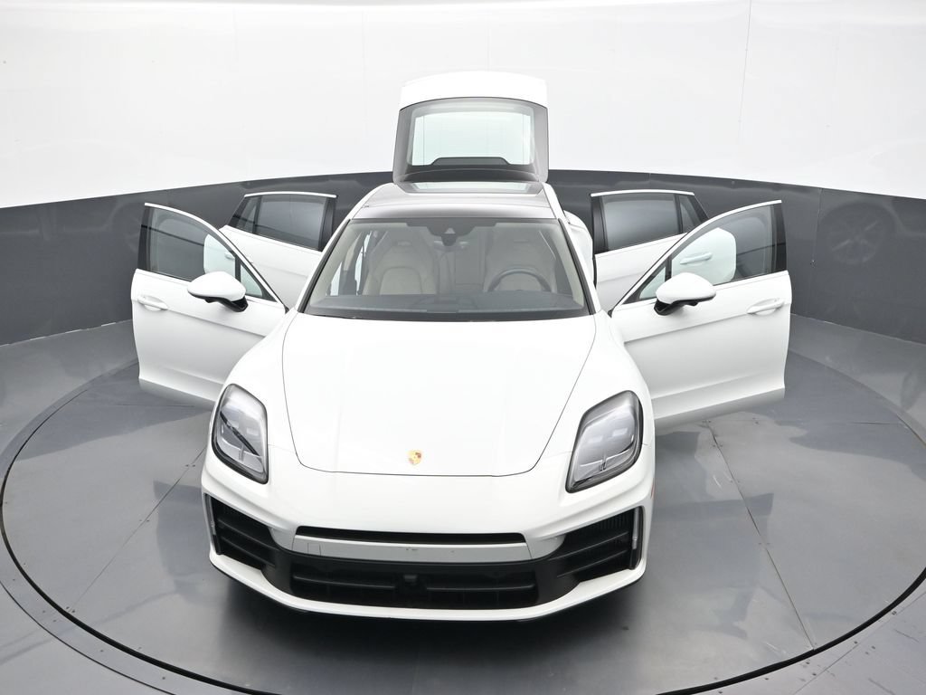 Certified 2026 Porsche Panamera w/ Premium Package RWD image 31