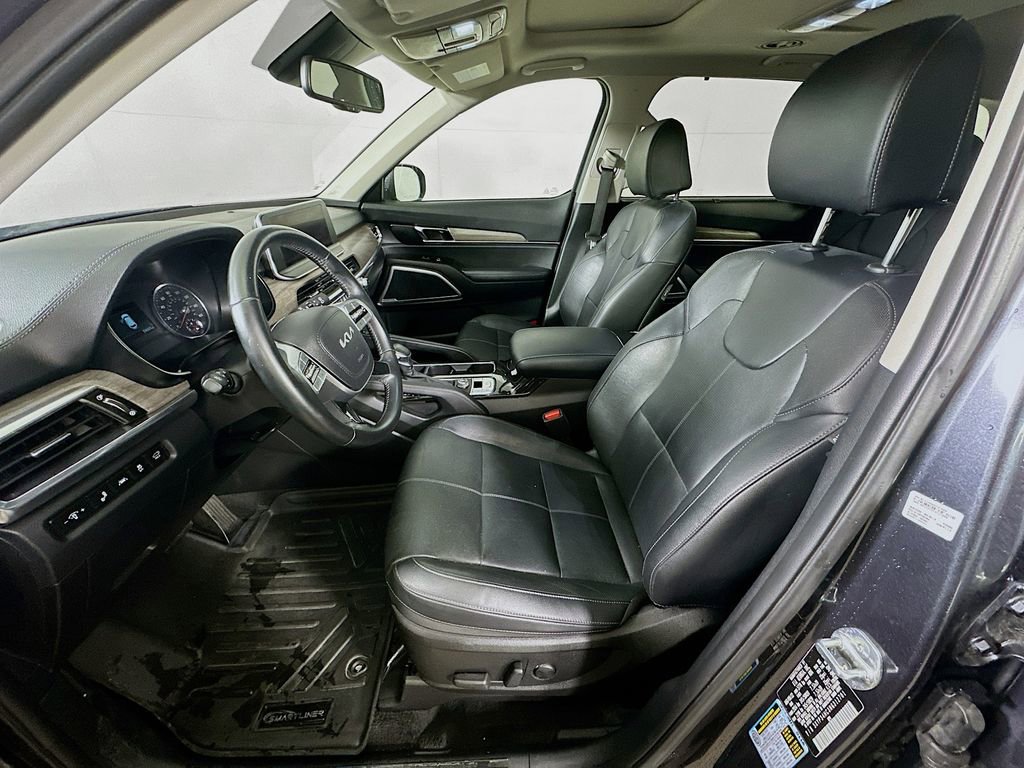 Used 2022 Kia Telluride EX w/ EX Premium Package image 16