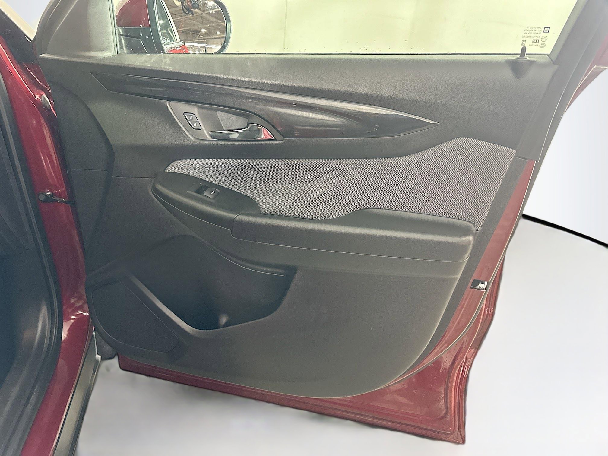 Used 2025 Chevrolet TrailBlazer LT w/ Driver Confidence Package image 30