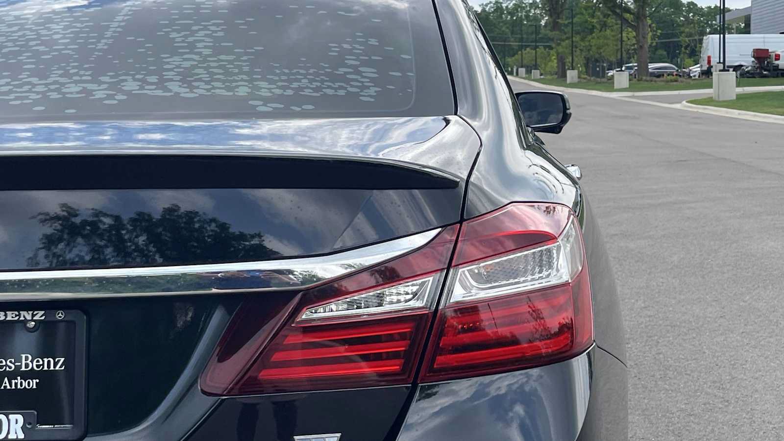 Used 2017 Honda Accord EX-L image 19