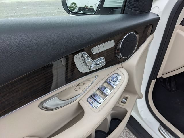 Used 2021 Mercedes-Benz GLC 300 image 21