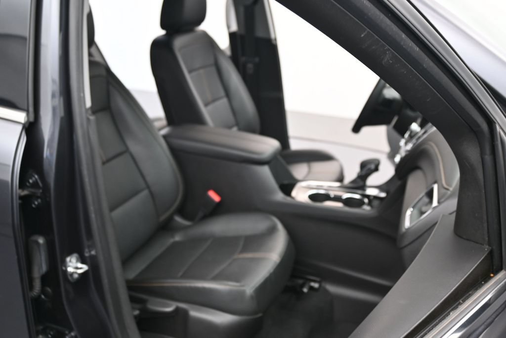 Used 2022 Chevrolet Equinox Premier FWD image 36