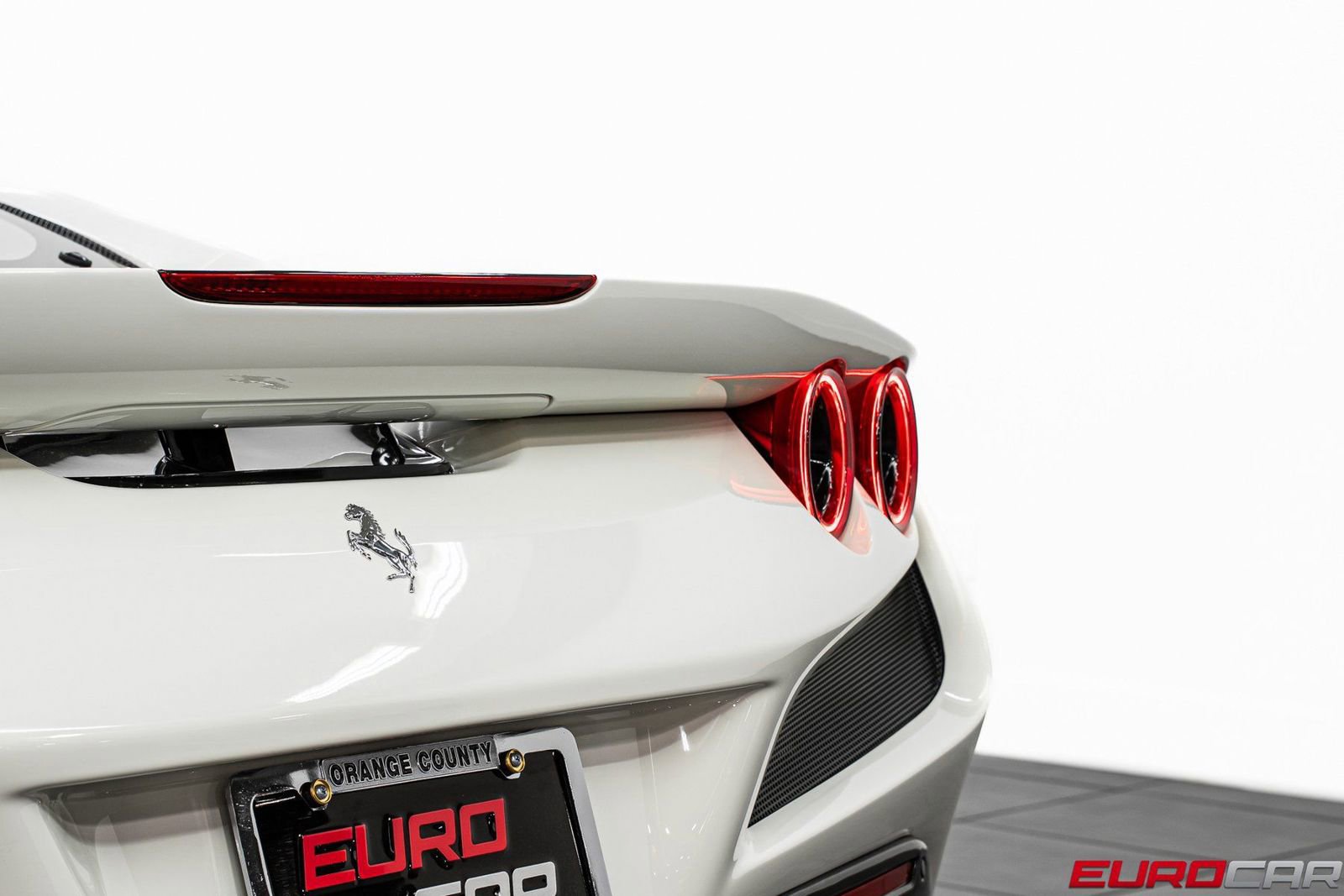 Used 2021 Ferrari F8 Tributo image 24