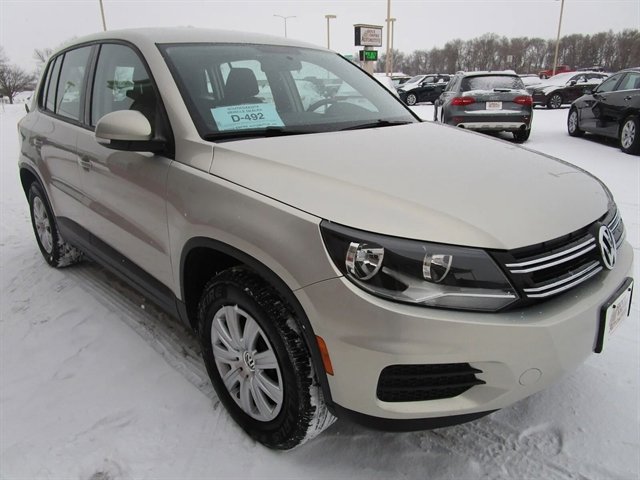 Used 2013 Volkswagen Tiguan S image 5
