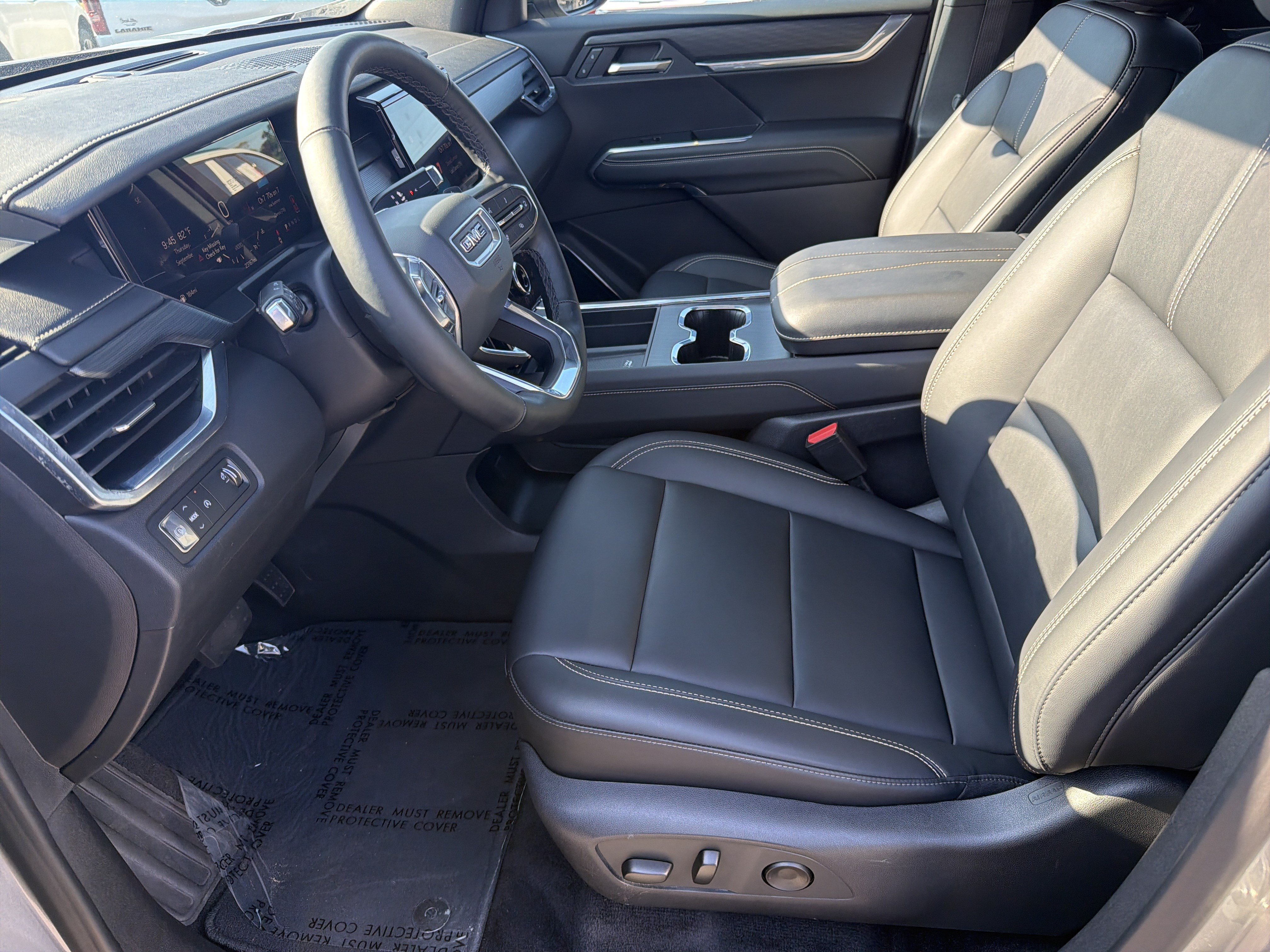 Used 2026 GMC Acadia Elevation w/ Elevation Premium Package FWD image 10