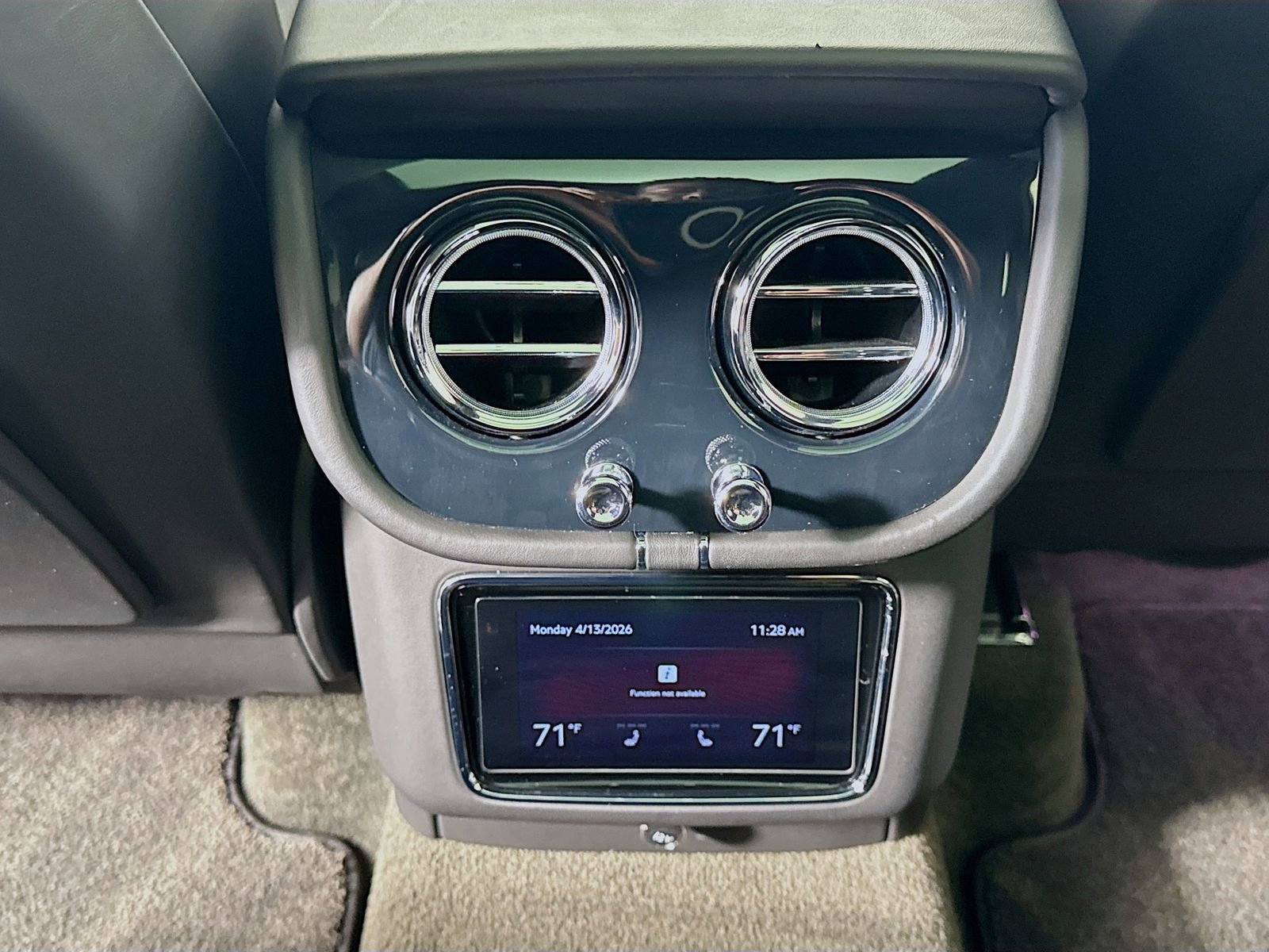 Used 2021 Bentley Bentayga AWD/4WD image 26