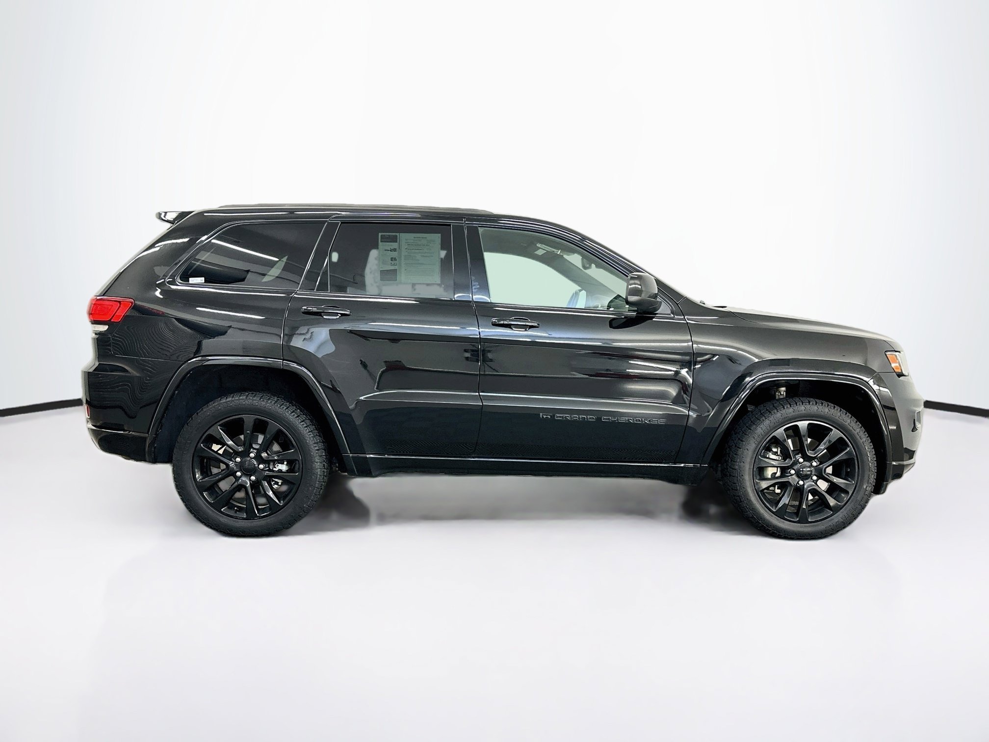 Used 2022 Jeep Grand Cherokee Laredo X AWD/4WD image 10
