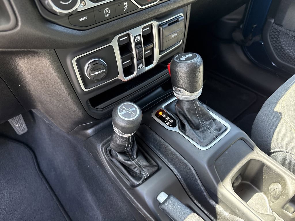 Used 2025 Jeep Wrangler Unlimited Sport AWD/4WD image 23