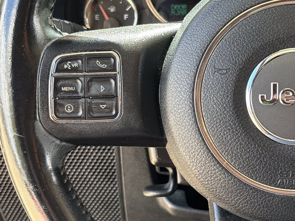 Used 2016 Jeep Wrangler Unlimited Sahara w/ Connectivity Group AWD/4WD image 19