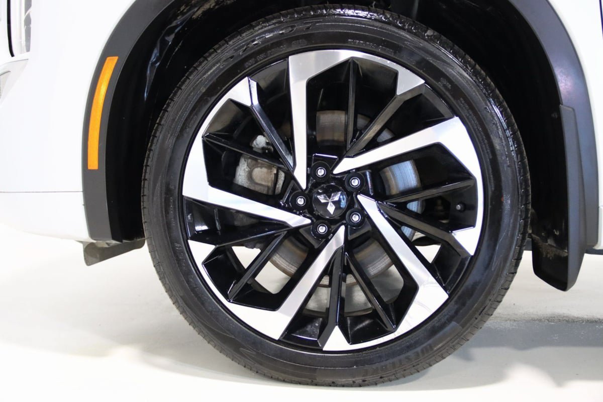 Used 2024 Mitsubishi Outlander 4WD Plug-In Hybrid image 78