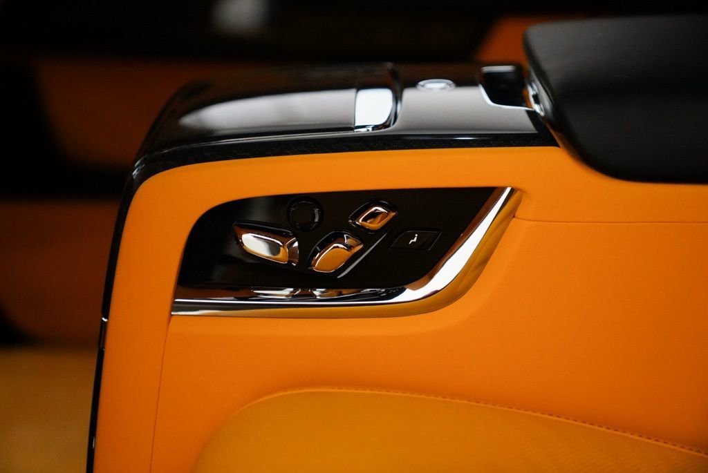 Certified 2024 Rolls-Royce Cullinan Black Badge w/ Driver's Package image 35