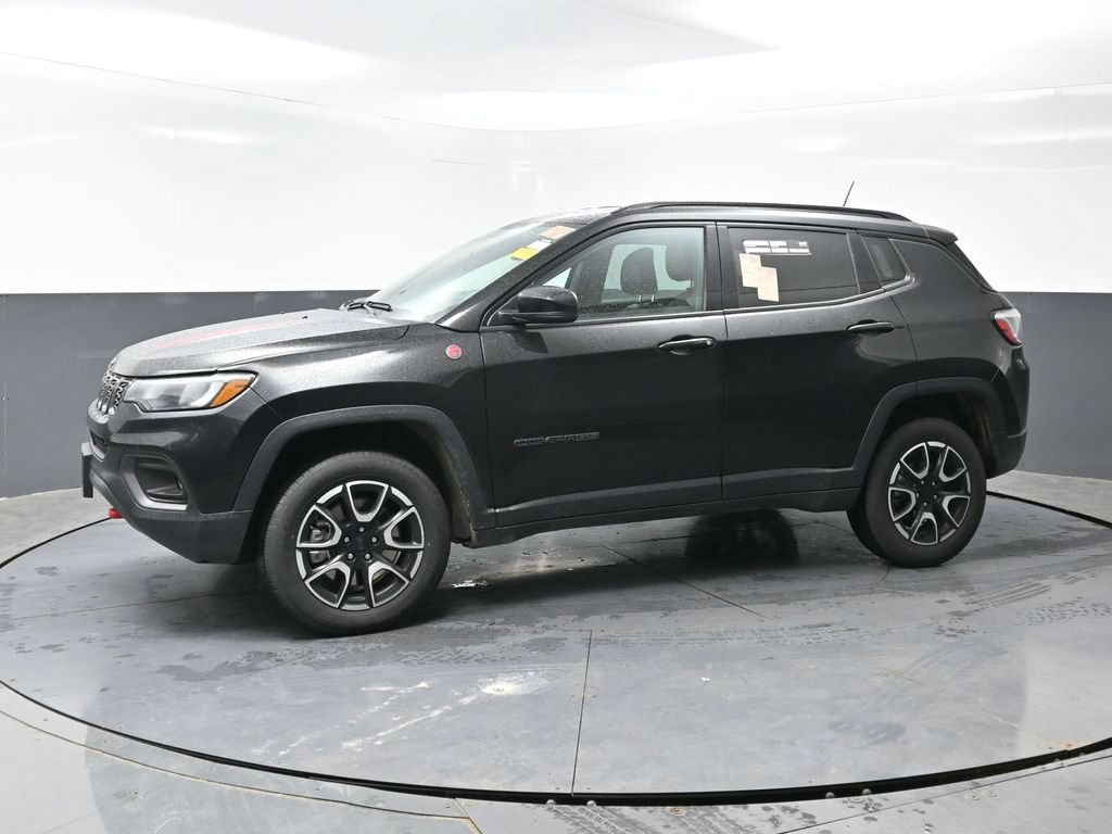 Used 2024 Jeep Compass Trailhawk AWD/4WD image 7