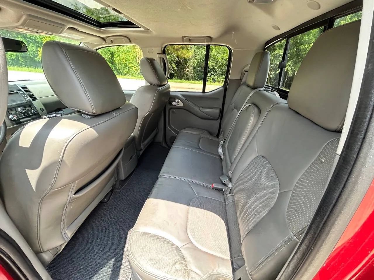 Used 2019 Nissan Frontier SL RWD image 12