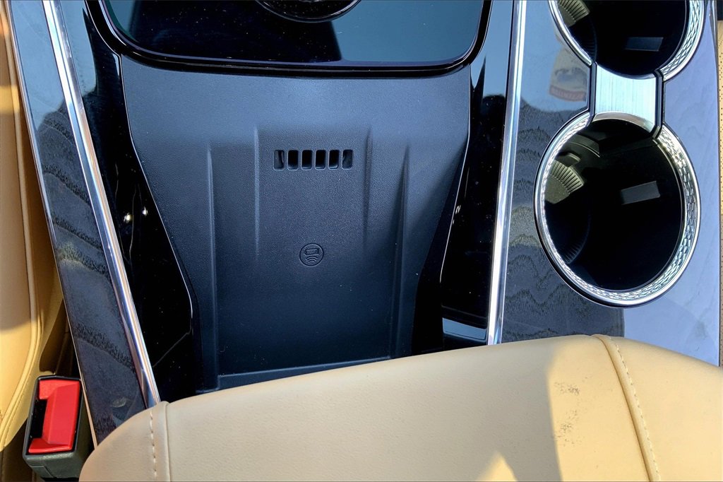 New 2025 Cadillac Escalade IQ Luxury 2 image 28