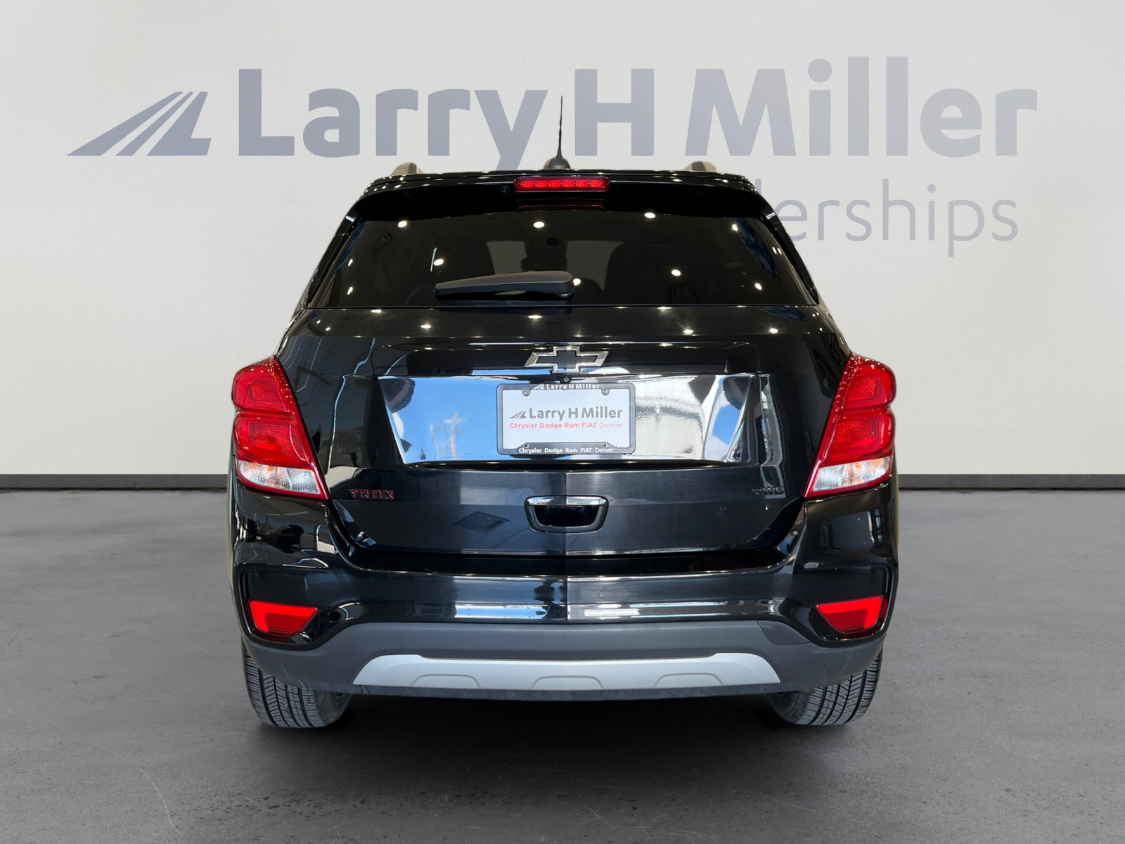 Used 2018 Chevrolet Trax LT w/ Sun & Sound Package image 4