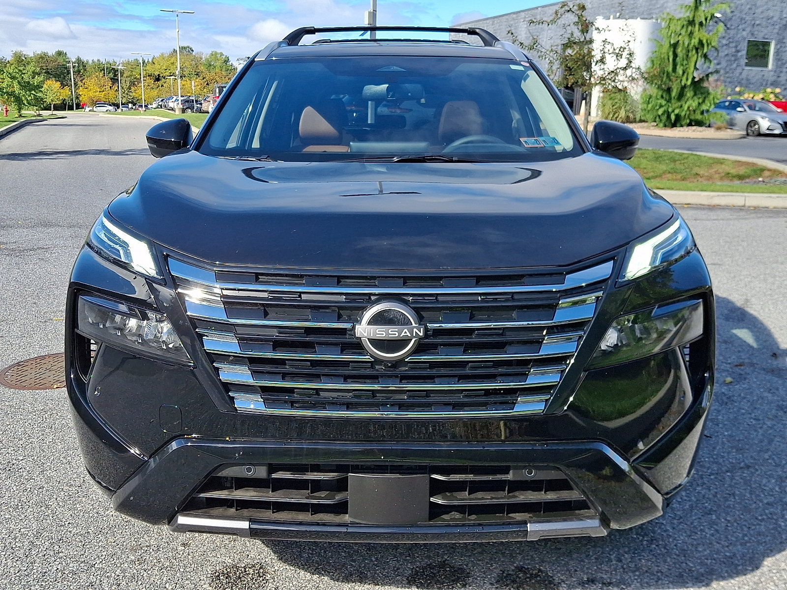 Certified 2026 Nissan Rogue Platinum AWD/4WD image 2