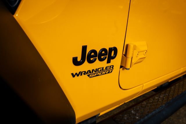 Used 2021 Jeep Wrangler Sport S image 14