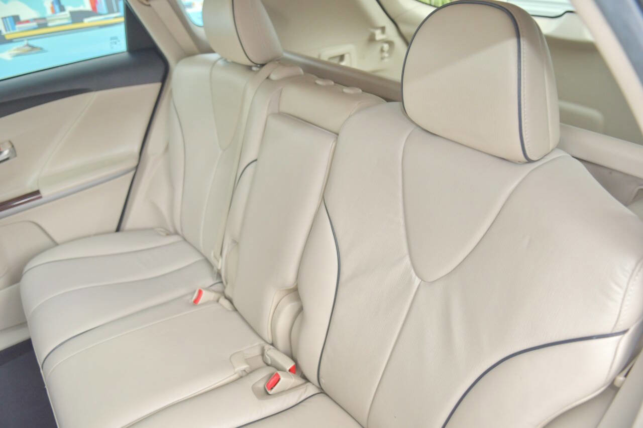 Used 2013 Toyota Venza Limited w/ Tow Prep Pkg image 12