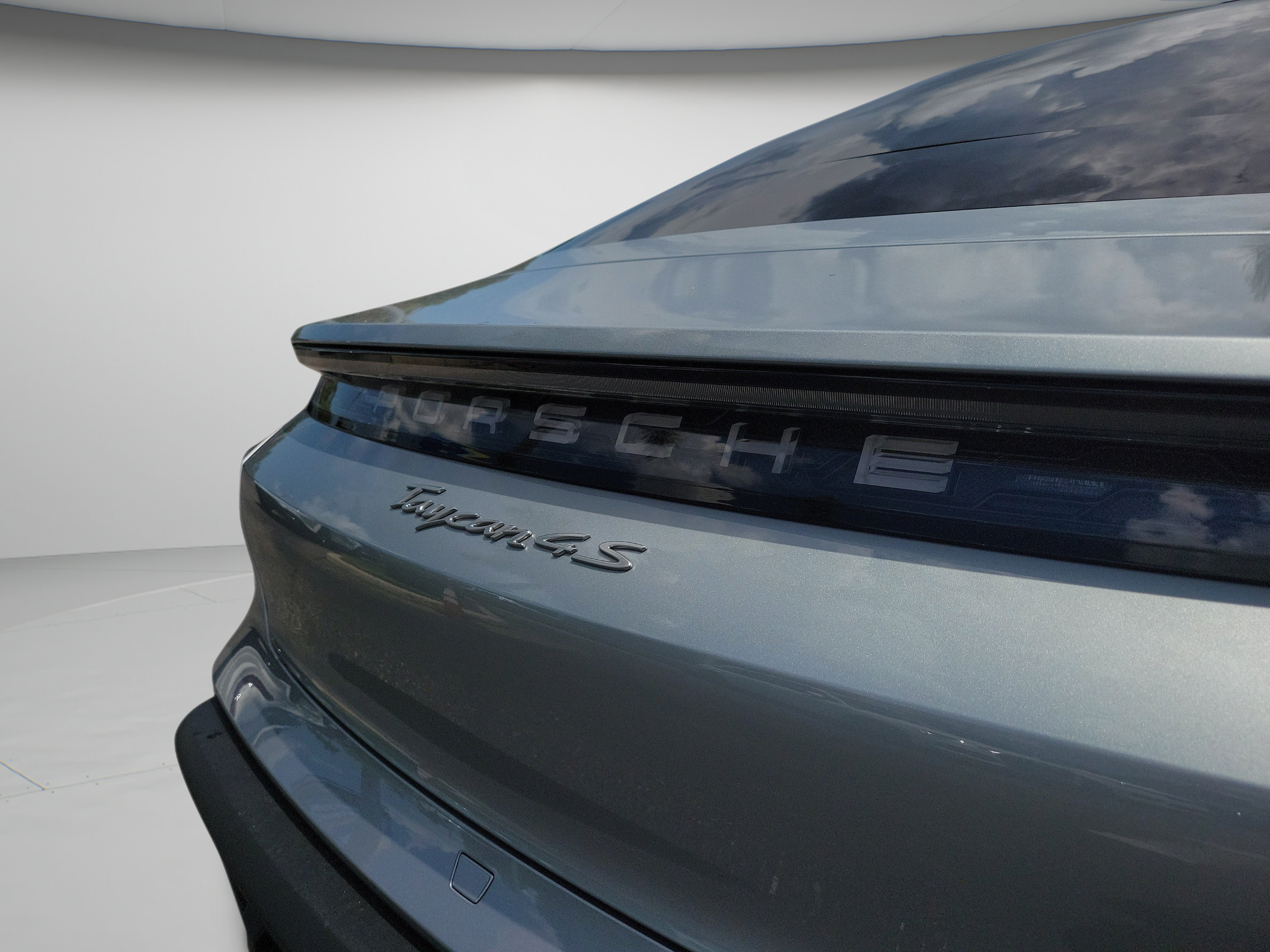 Used 2020 Porsche Taycan 4S AWD/4WD image 32