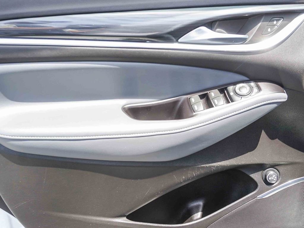 Used 2020 Buick Enclave Essence w/ Sound and Sites Package FWD image 18