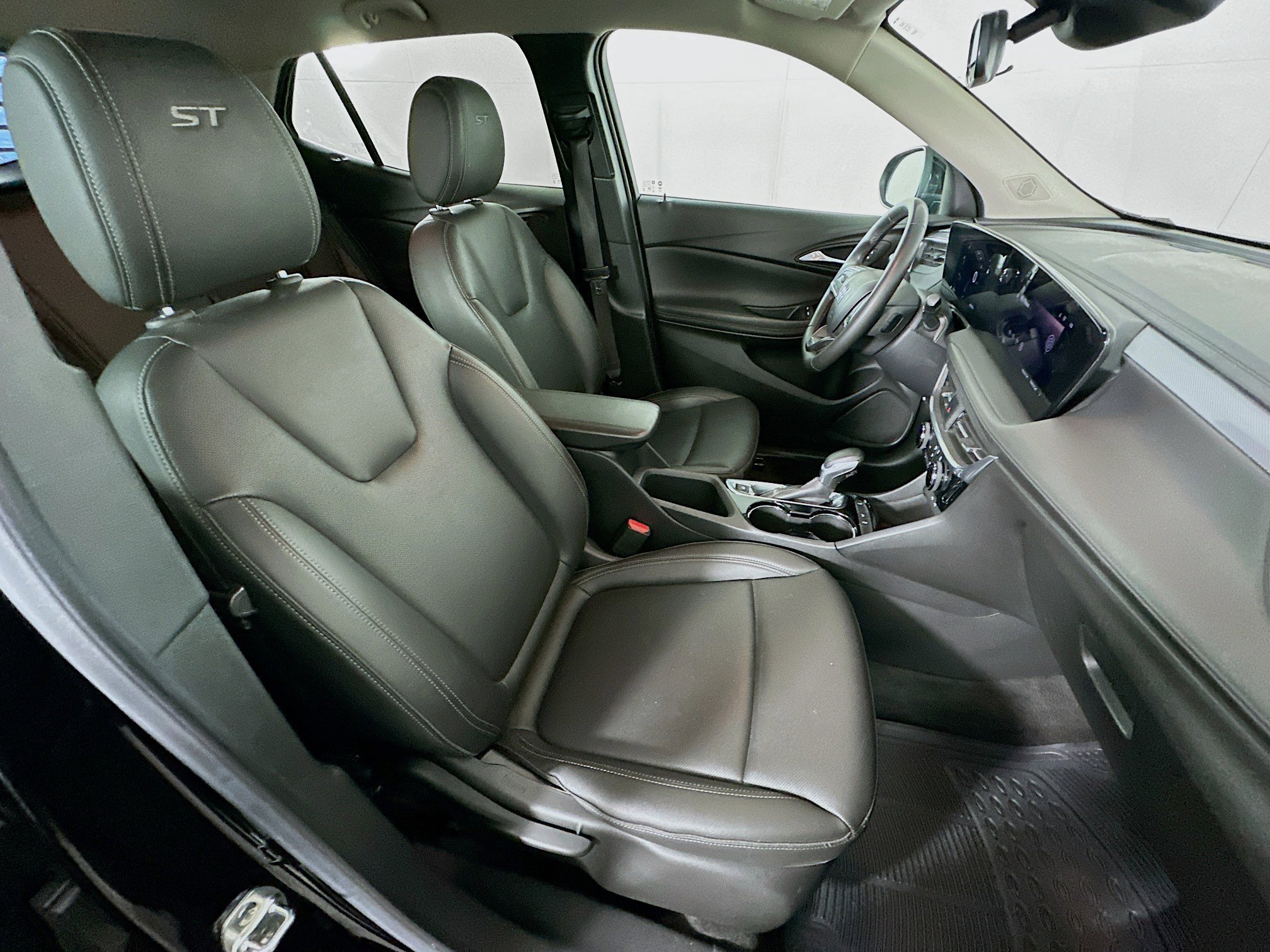 Used 2024 Buick Encore GX Sport Touring image 28