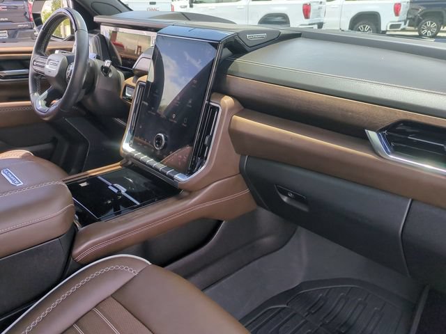 Used 2025 GMC Yukon Denali Ultimate w/ LPO, Floor Liner Package AWD/4WD image 30