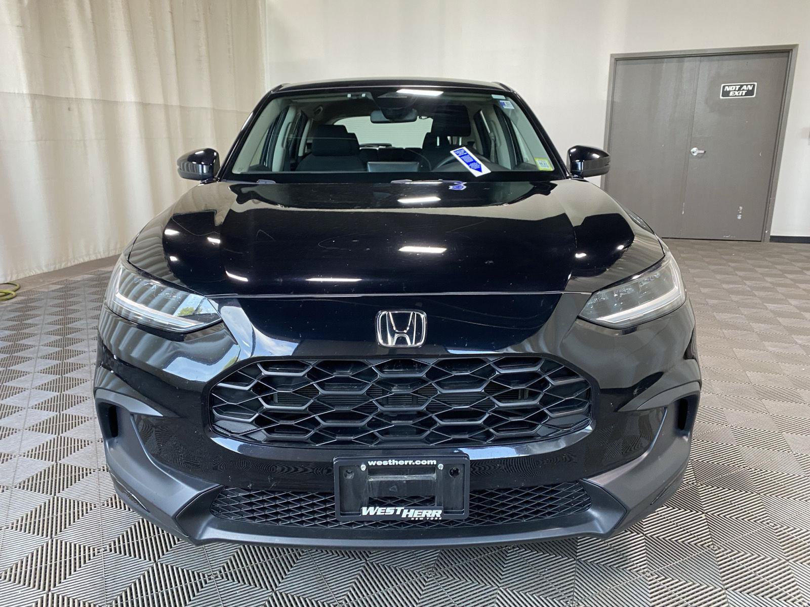 Used 2024 Honda HR-V LX image 2