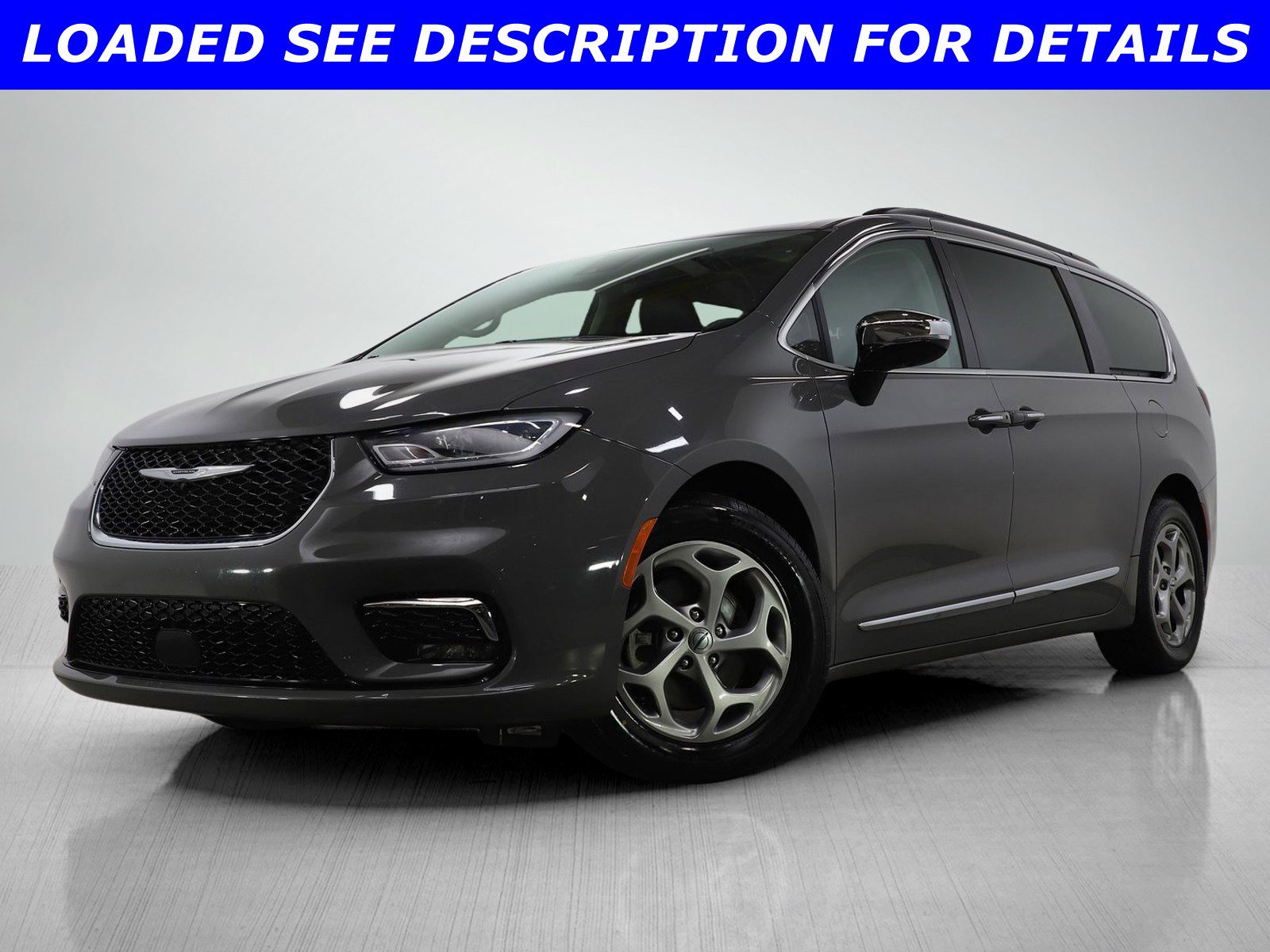 Used 2023 Chrysler Pacifica Limited image 1