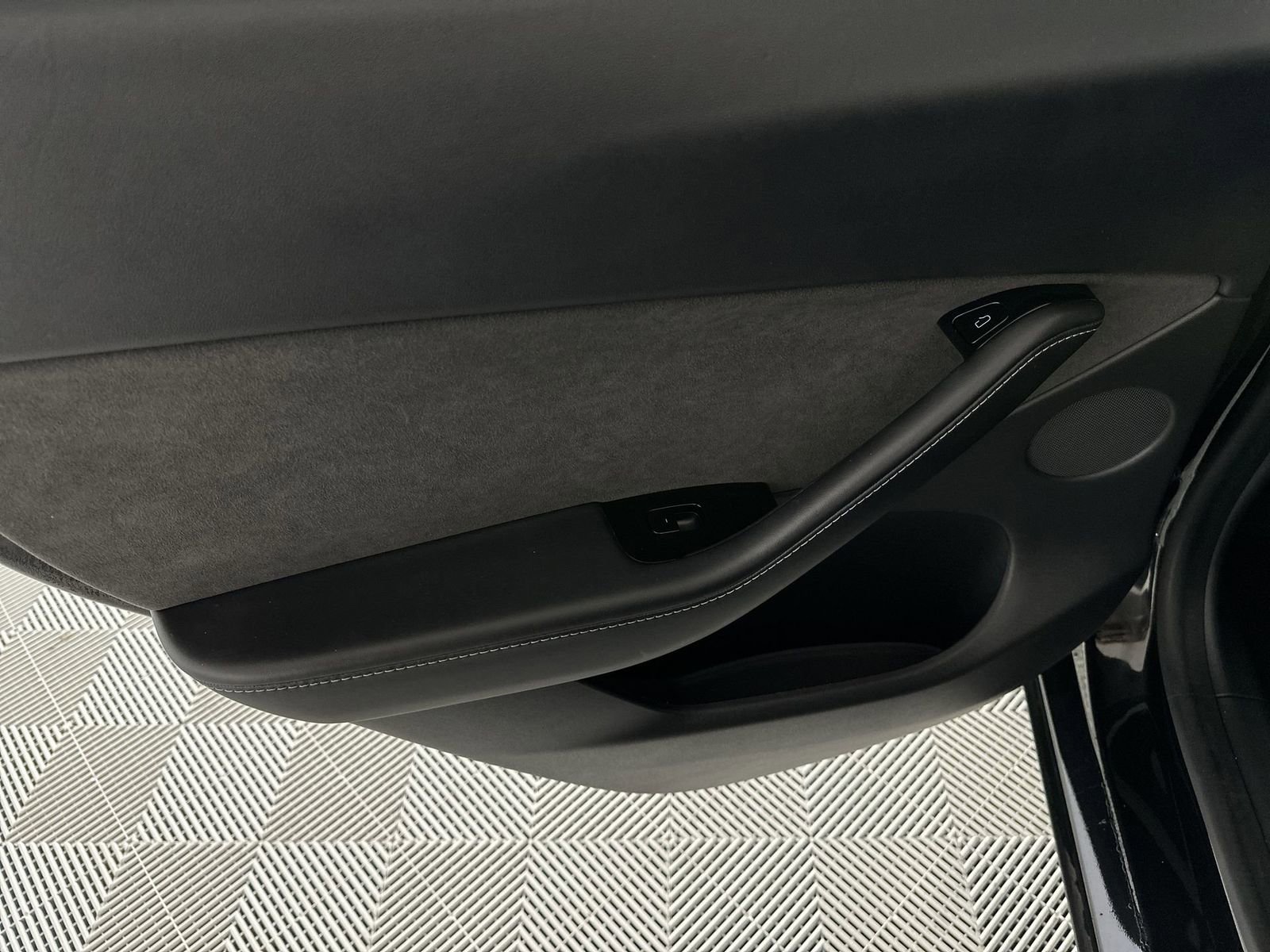 Used 2021 Tesla Model Y Long Range image 30