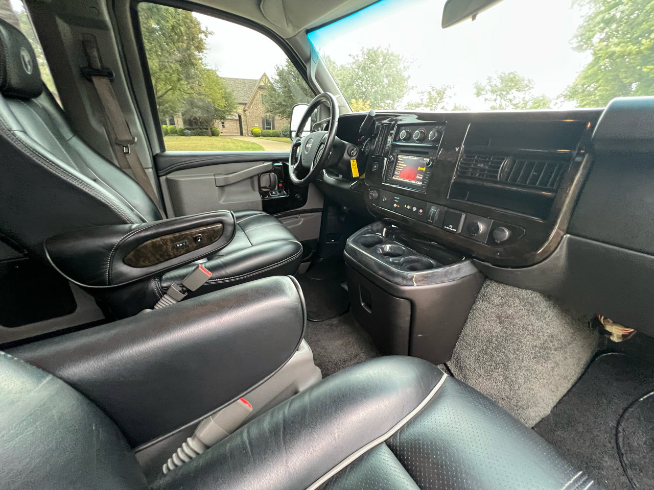 Used 2018 GMC Savana 3500 image 43
