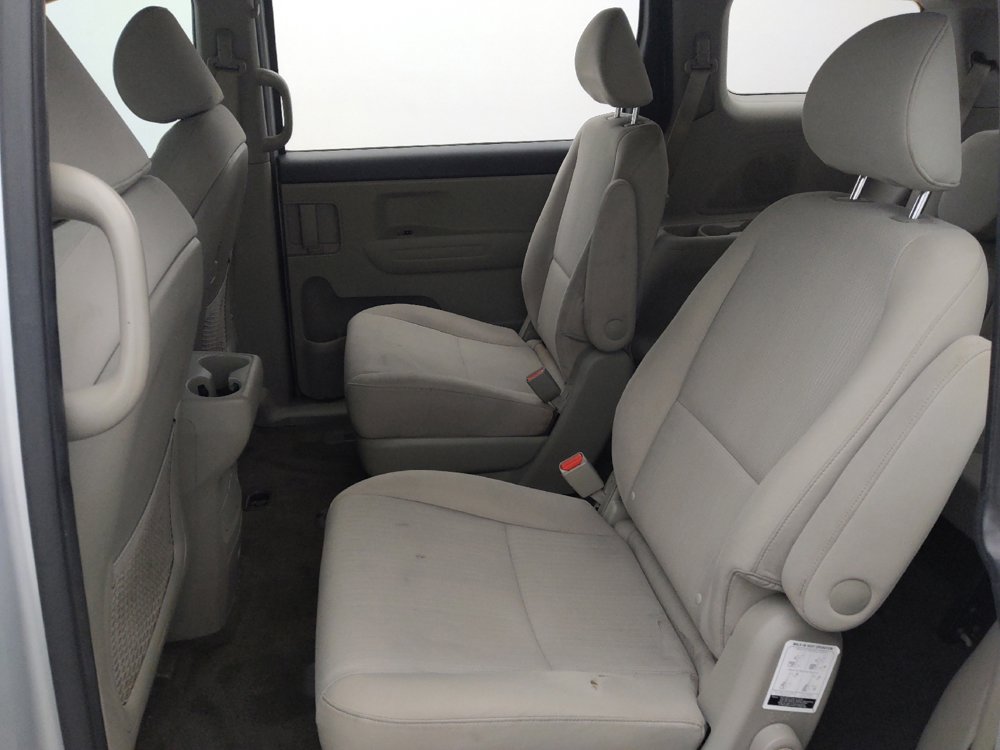 Used 2019 Kia Sedona L FWD image 18