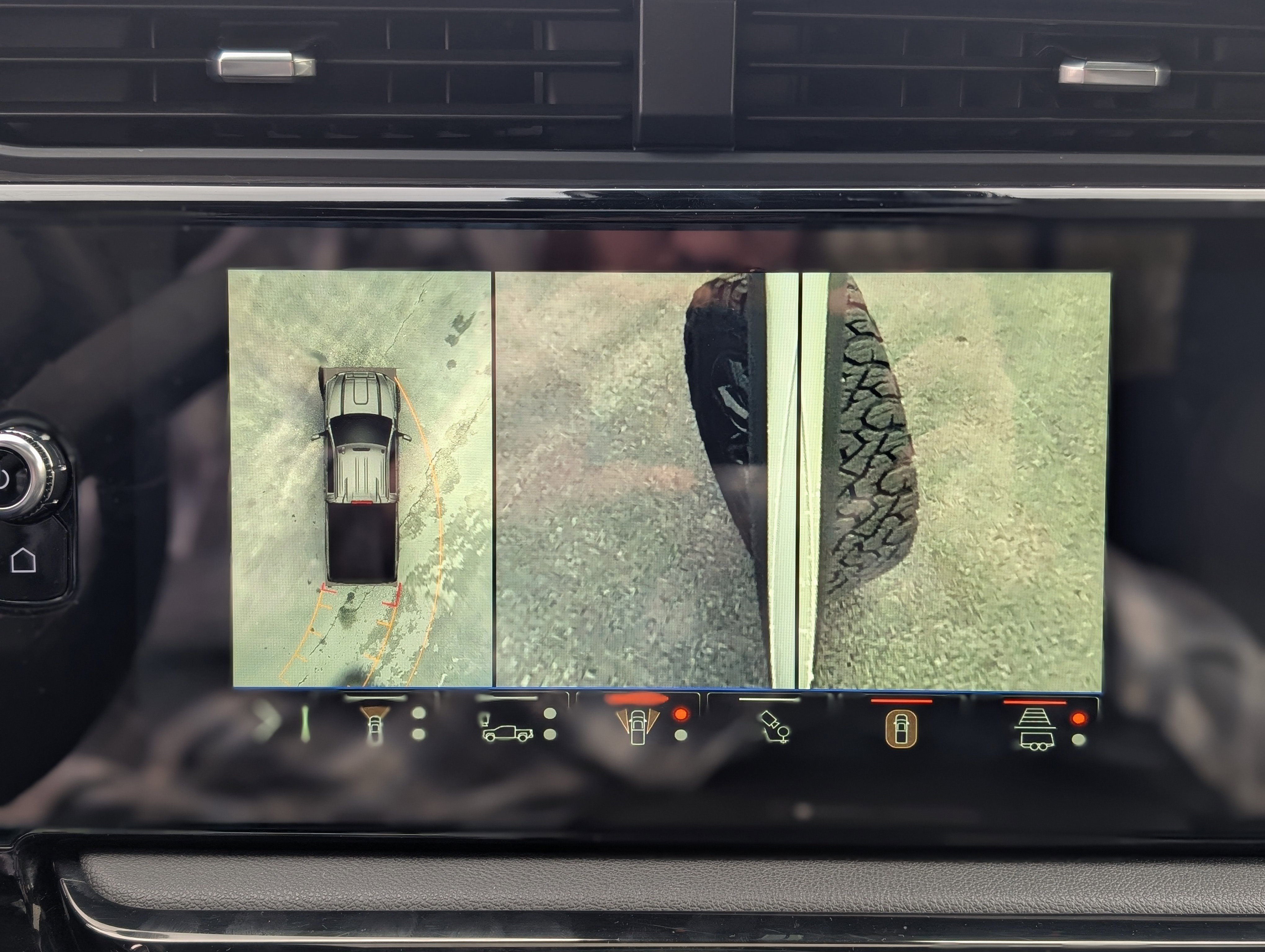 Used 2025 GMC Sierra 2500 AT4 w/ AT4 Premium Plus Package image 22