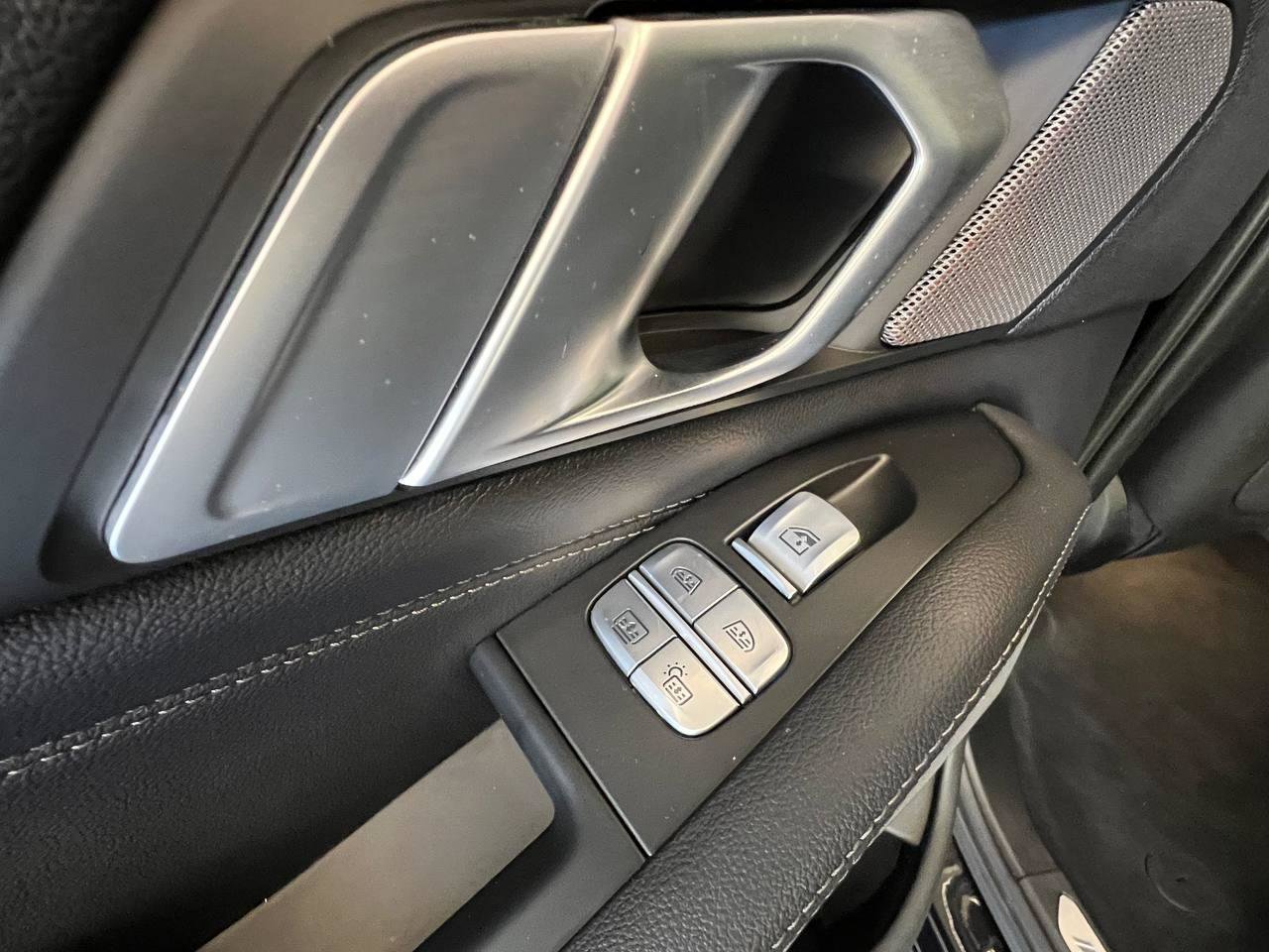 Used 2020 BMW X7 M50i w/ Executive Package image 31