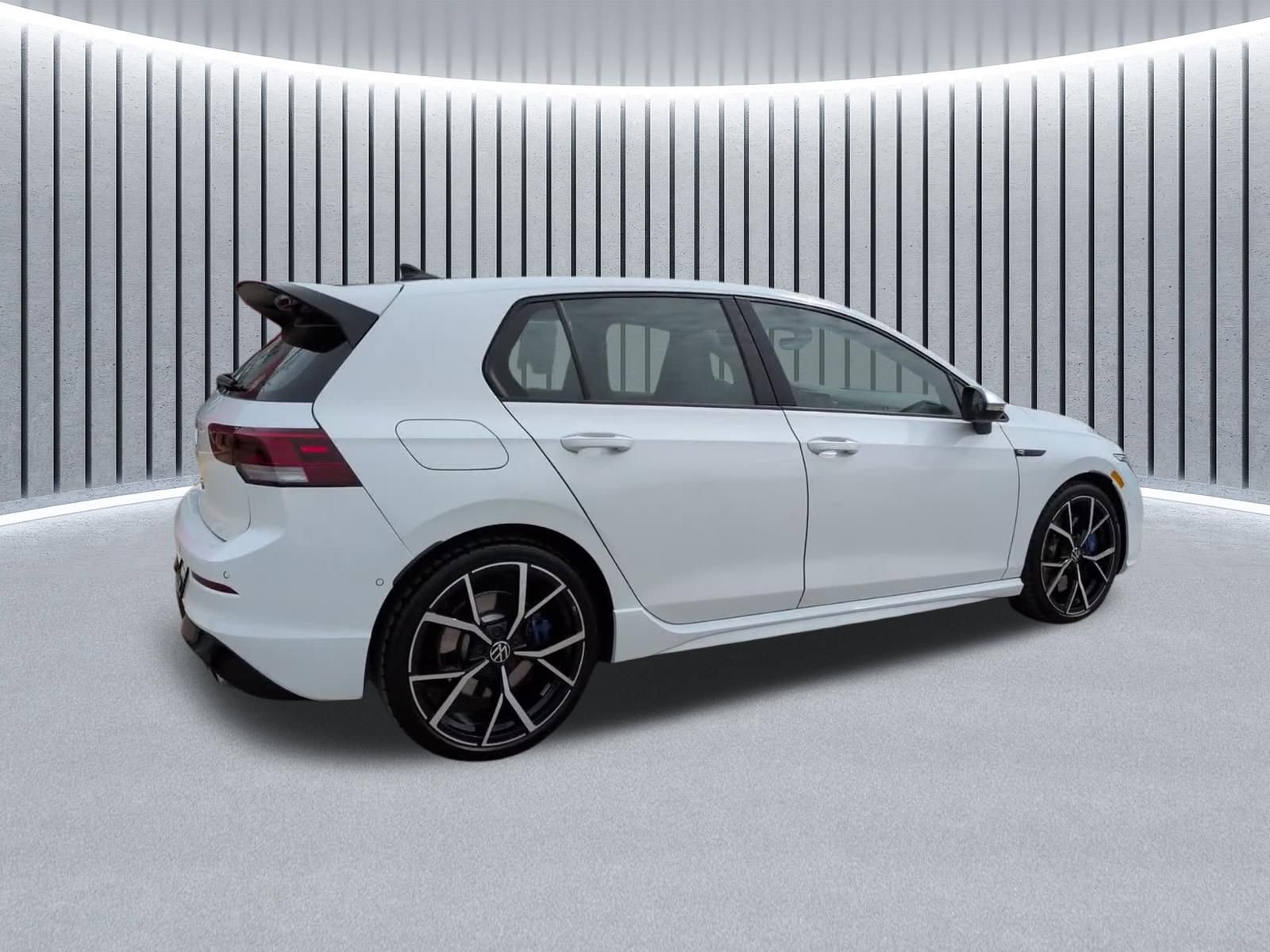 Used 2024 Volkswagen Golf R image 6