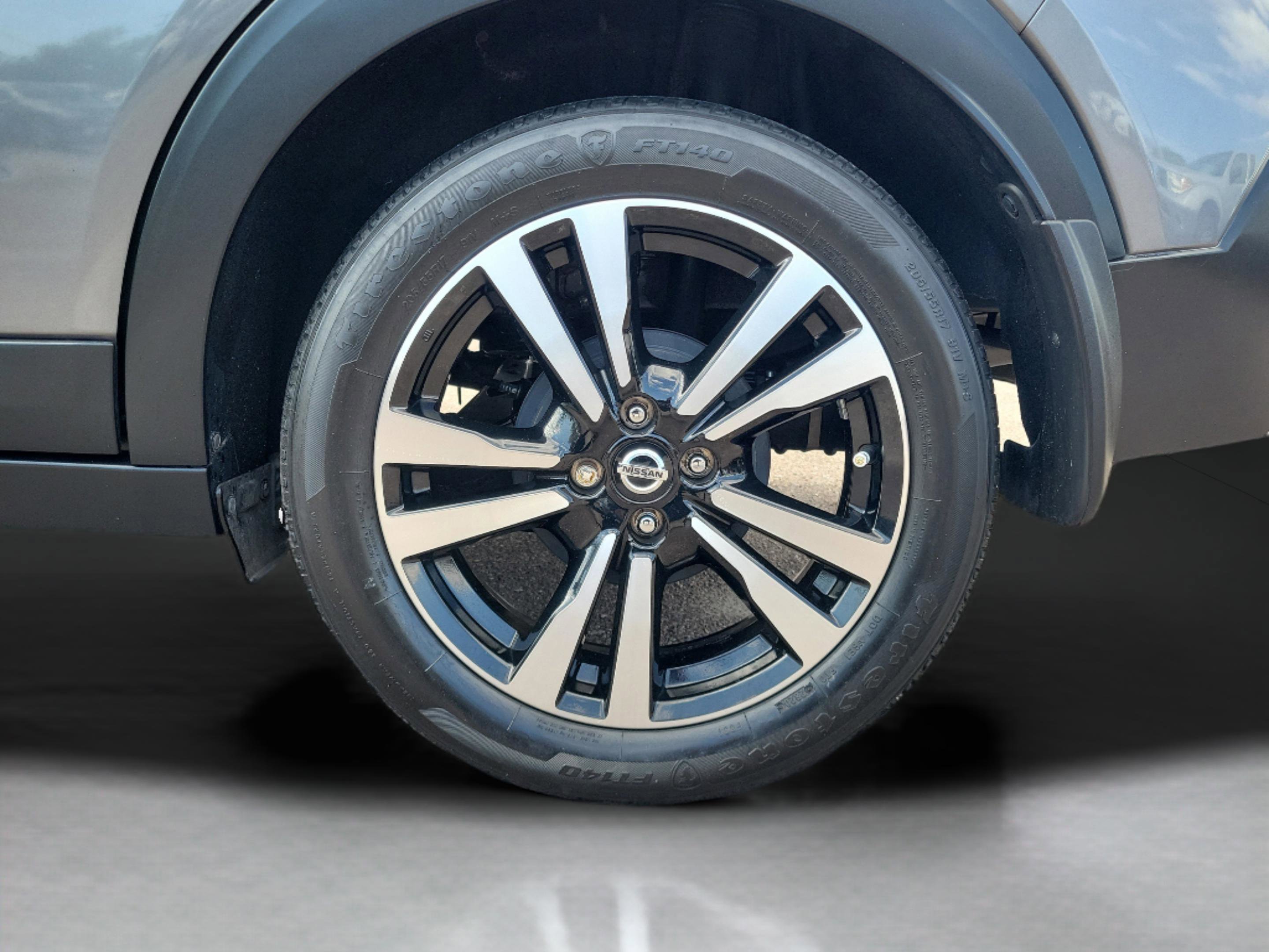 Certified 2020 Nissan Kicks SV image 31