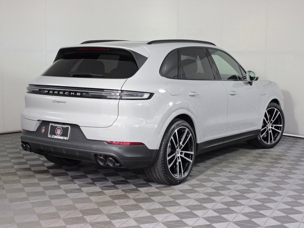 Used 2025 Porsche Cayenne E-Hybrid image 7
