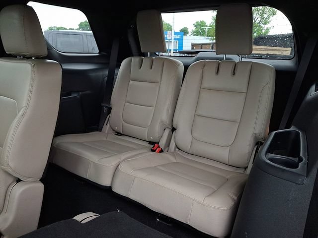 Used 2019 Ford Explorer XLT w/ Equipment Group 202A AWD/4WD image 21