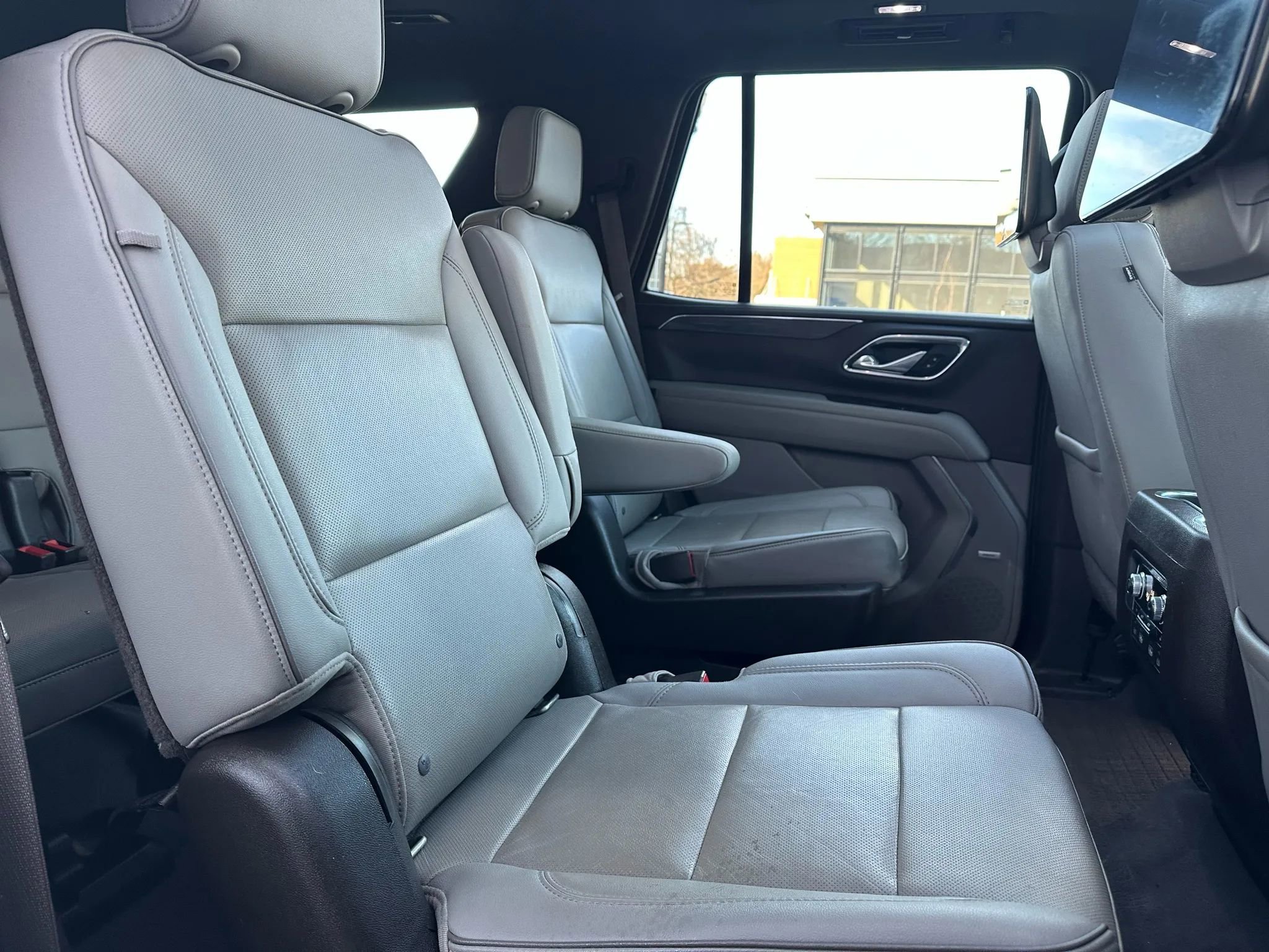 Used 2021 GMC Yukon SLT w/ SLT Luxury Plus Package image 15